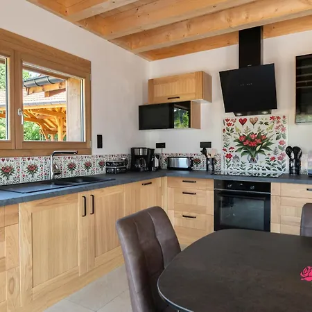 Le Domaine Des Fleurs - Le Coeur De Marie