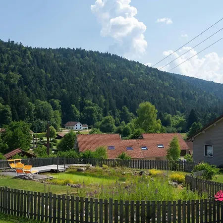 Le Domaine Des Fleurs - Le Coeur De Marie