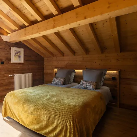 Le Domaine Des Fleurs - Le Coeur De Marie Chalet *