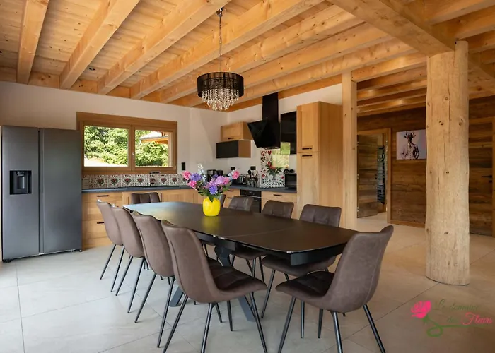 Le Domaine Des Fleurs - Le Coeur De Marie Chalet *