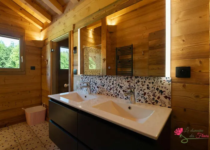 Chalet Le Domaine Des Fleurs - Le Coeur De Marie